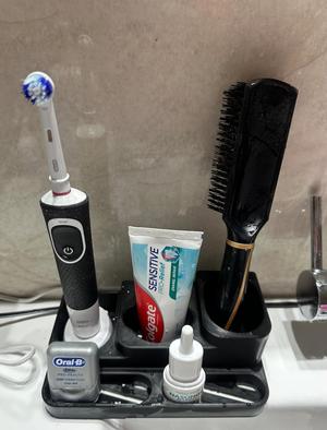 Oral-B Bathroom Organiser (resize)