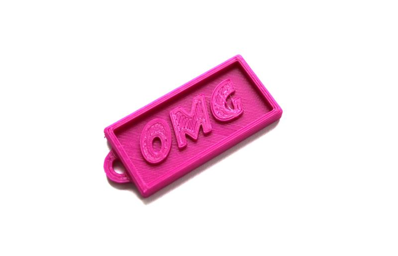 Keychain "OMG" in English