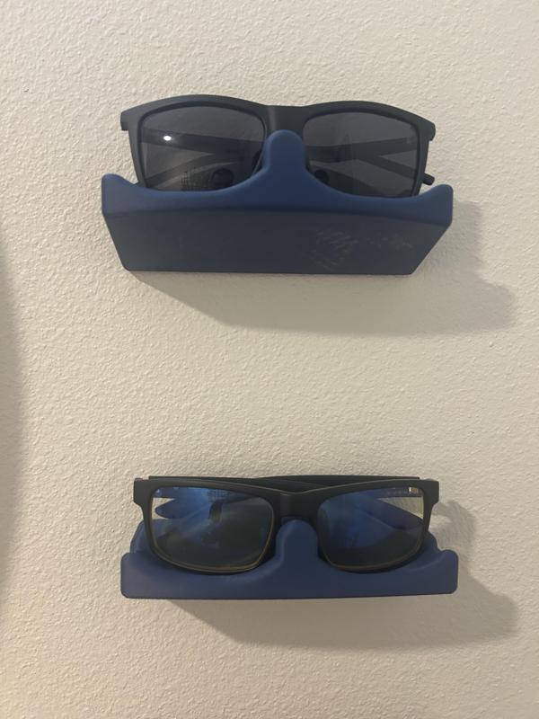 Glasses Wall Mount