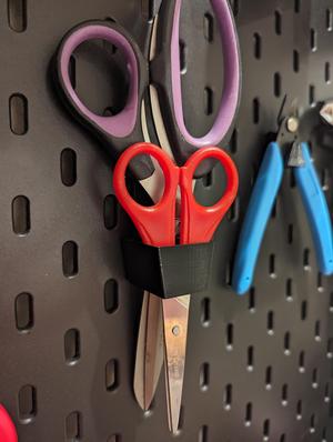 Skadis holder for double scissors