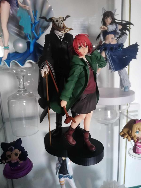Anime figure platform