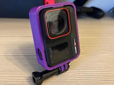 Insta360 Ace Pro vertical mount