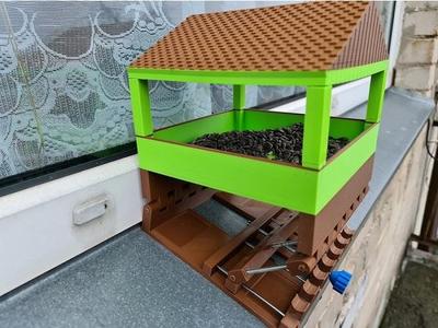 Bird feeder  with adjustable angle