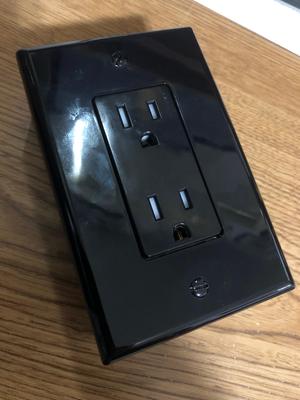 Power Outlet using C13 input