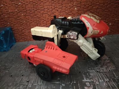 Recreation of transformers 1989 g1 pretender Vroom sidecar