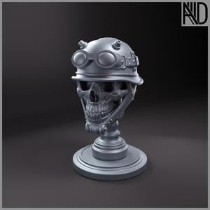 Keychain, sculpture, skull in helmet v1