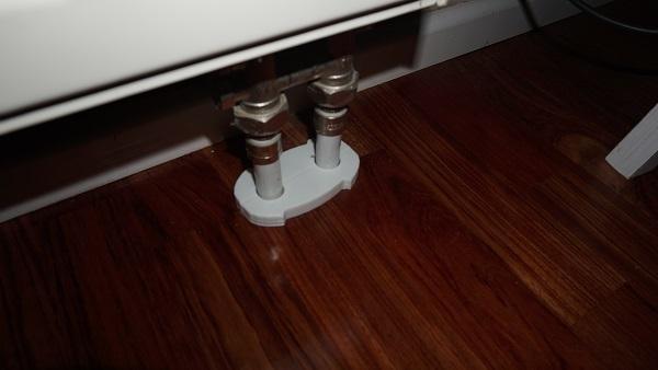 Radiator pipe cover