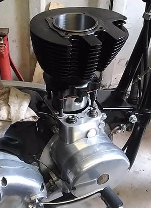 AJS / Matchless single - cylinder supports 