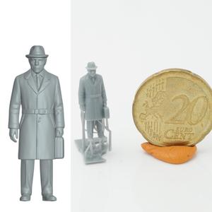 Businessman with Briefcase Figure (Pedestrian Figure 6/6) – h0 scaled Miniature (1/87)