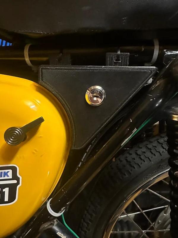 Simson S51 - Werkzeugkasten (mit Schloss)   