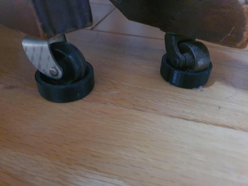 Carpet protector for castors