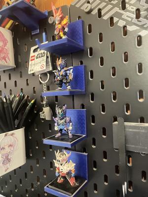 Skadis converge Figure stand