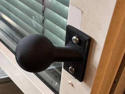 Balcony door handle with 40mm hole spacing