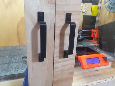 Simple door handle