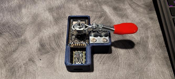 Huzzah32 Programming Jig