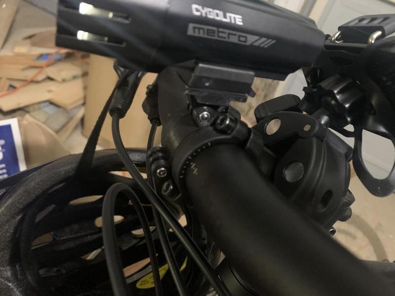 Blendr Mount and Compatible Light Mount for Cygolite Metro 850