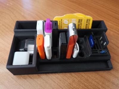 USB Flash Drive desk tidy