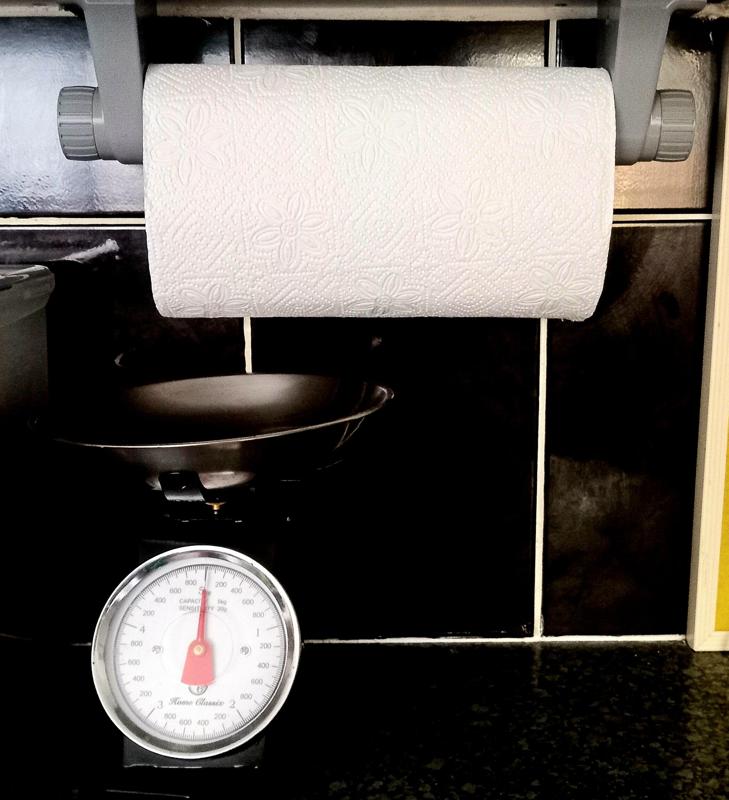 Ouma's papertowel holder