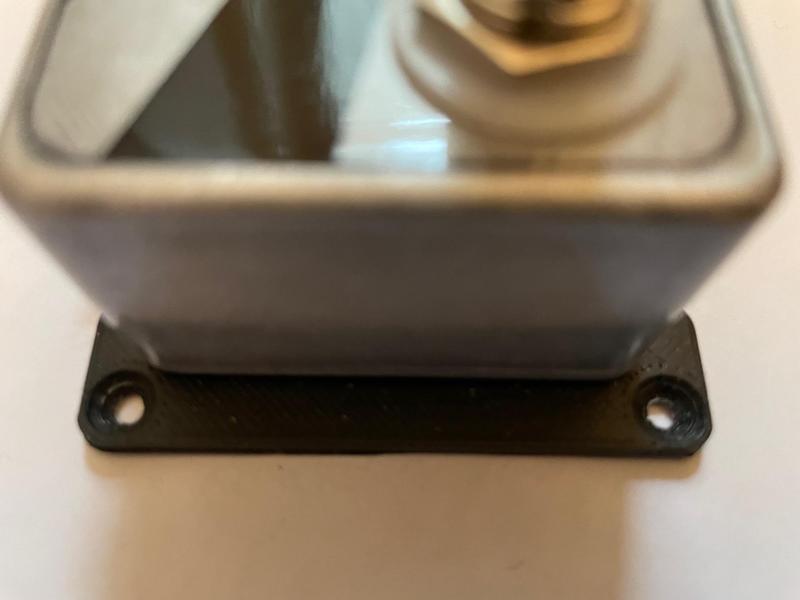 PEDAL HOLDER FOR HOUSING TYPE LB