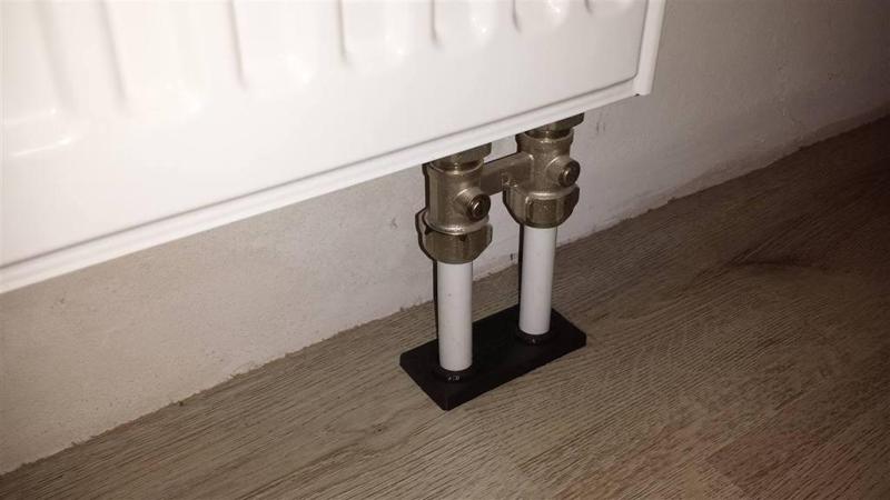 Double rosette for heating pipe / Doppelrosetten Heizungsrohr