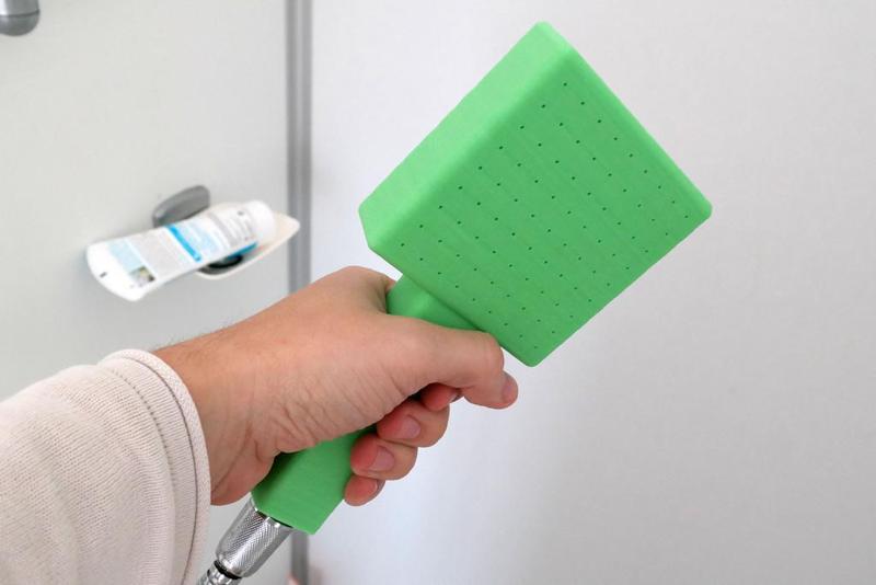 Post-modernistic-pre-futural-or-so *complete* shower head with handle