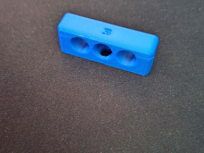 Desk cable managment clip for 3 cables