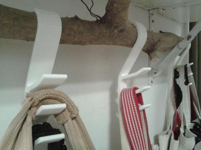 Swan Hanger