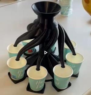 Alktopus/ Schnapskrake/ shot dispenser