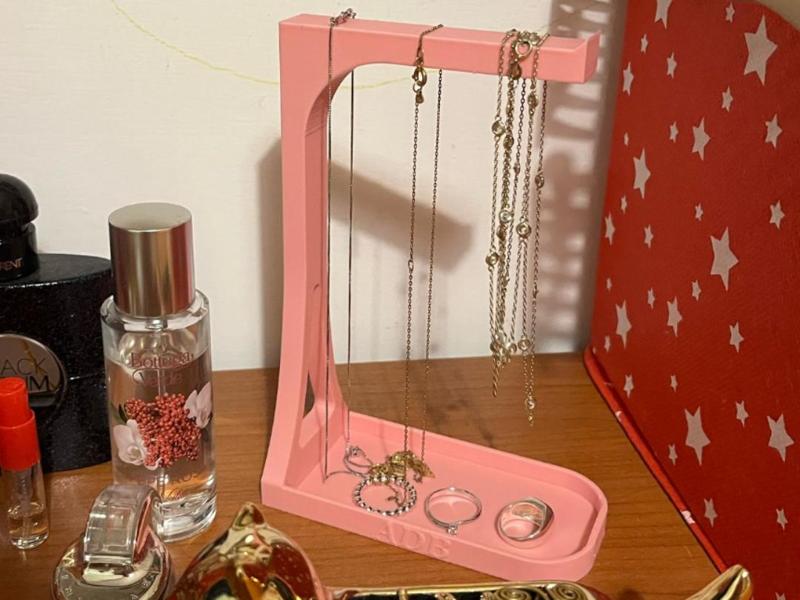 CUSTOMIZABLE JEWELRY HOLDER