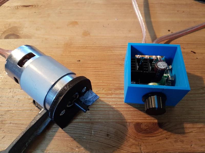 Motor mounting for cheap 795 engine -- Motorbefestigung  für günstigen 795er Motor