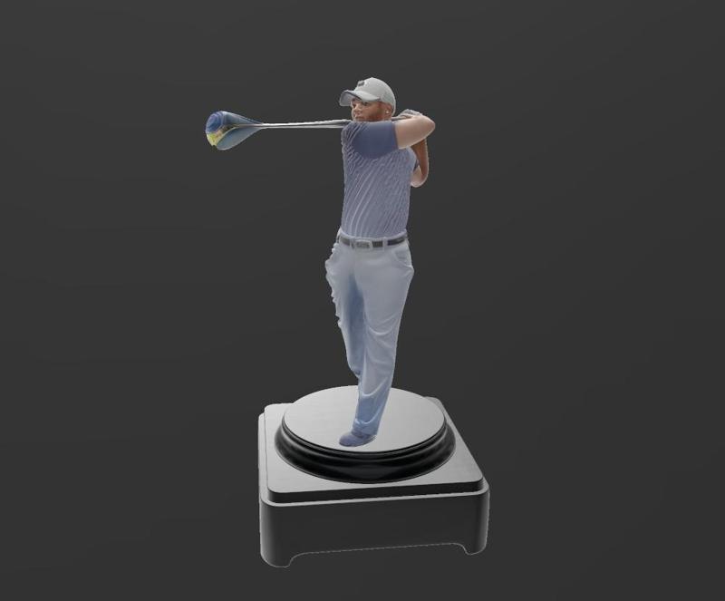 COLLECTIBLE SCULPTURE GOLFER