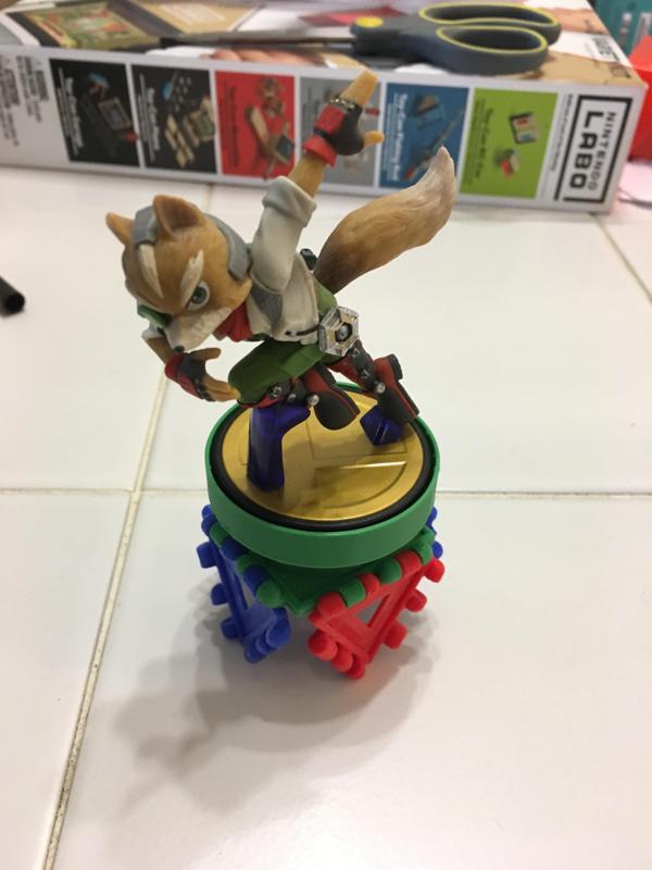 Polypanels Amiibo Stand