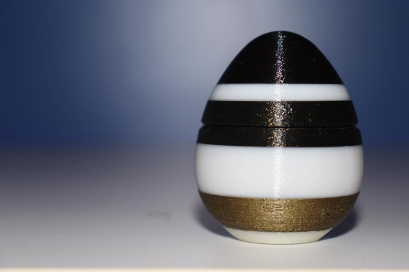 Egg Bin with thread