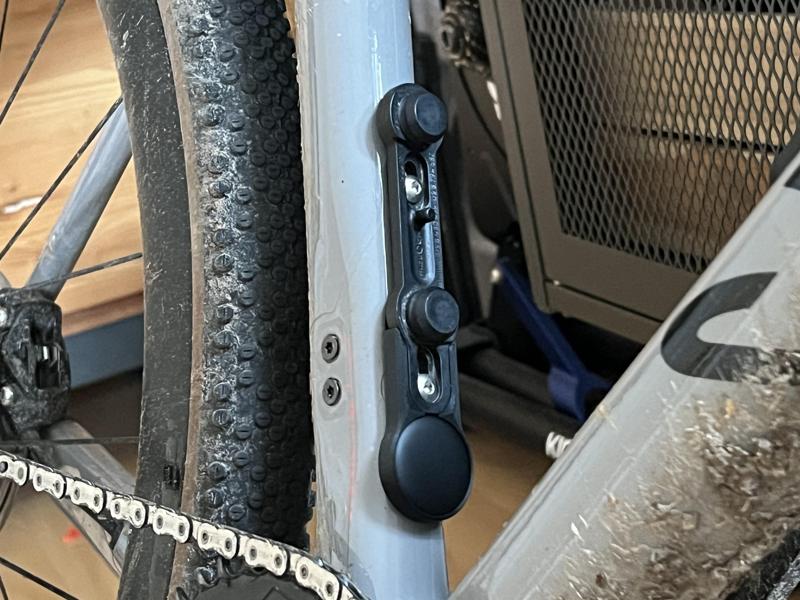 AirTag X FIDLOCK