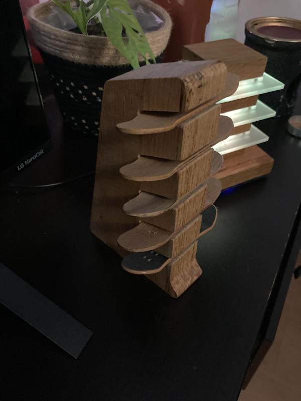 Fingerboard table stand