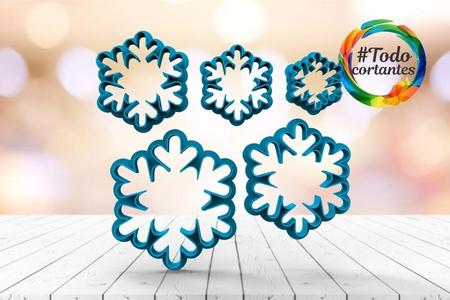 Snowflake cutter set