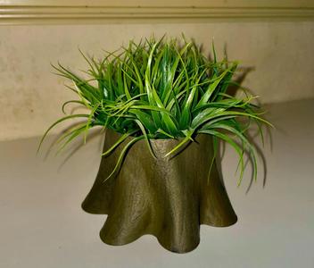 Tree trunk planter (Vasemode)