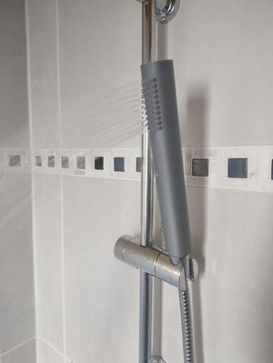 Simple shower head