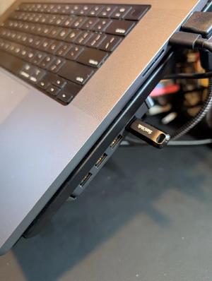 4 Port USB Hub Mount   