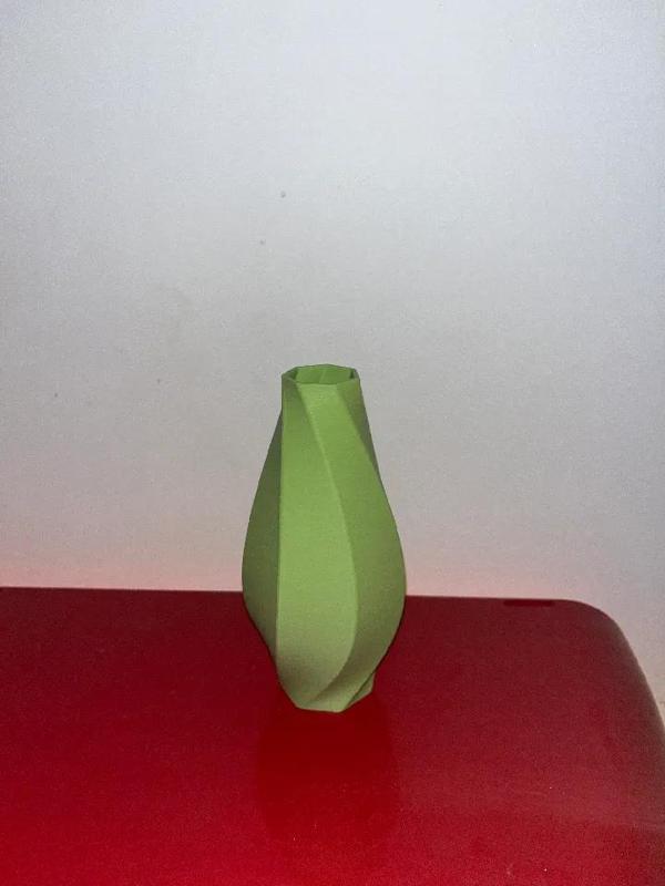 minimalist vase   