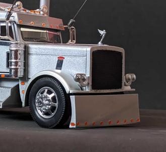 Peterbilt 1/32" type grill