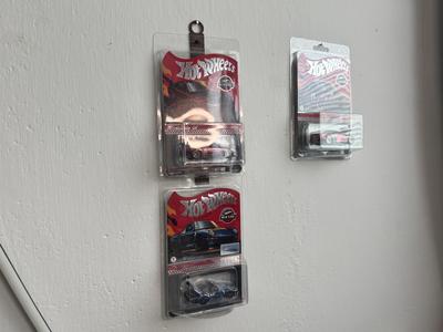 Holder for Hotwheels with blisters on Wall 