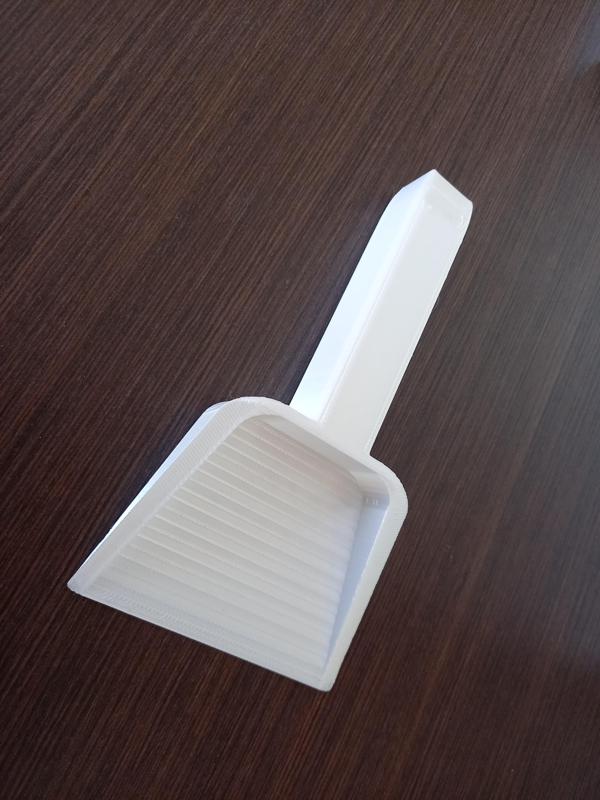 Small snad shovel