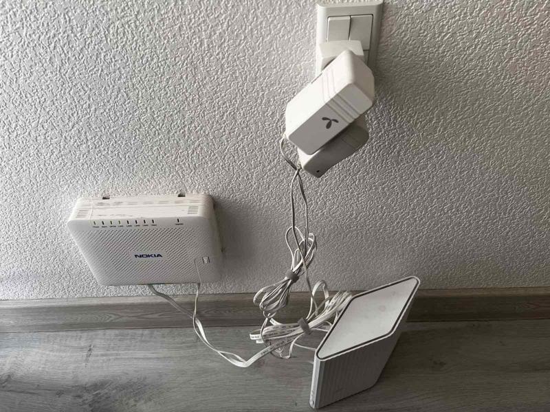 Internet Organizer Set – Nokia Fiber Box + Telenor Icotera i4882 WiFi 6 Router + Power Strip