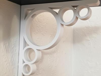 Shelf bracket