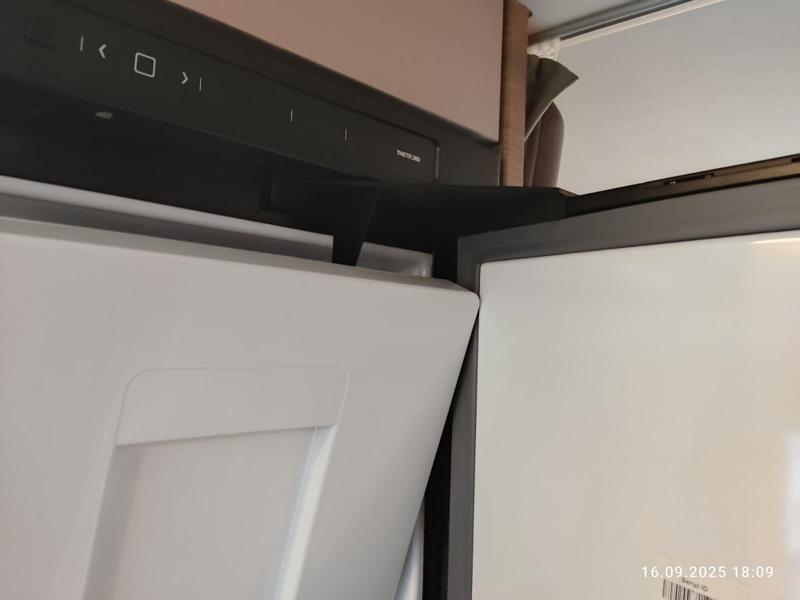 Knaus MAN 640MEG Refrigerator / Freezer Holder