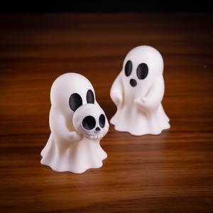 Petit Ghost, Swappable magnetic Props