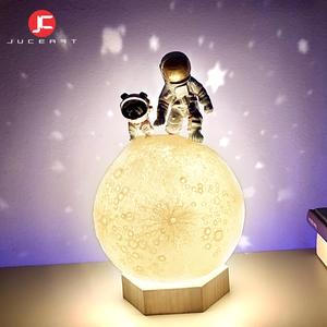 Moon Lamp + Astronaut & Dog