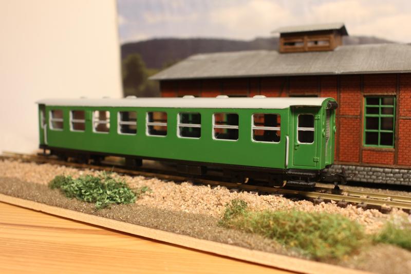 H0e Narrow gauge coach KB4yg "Neubauwagen"