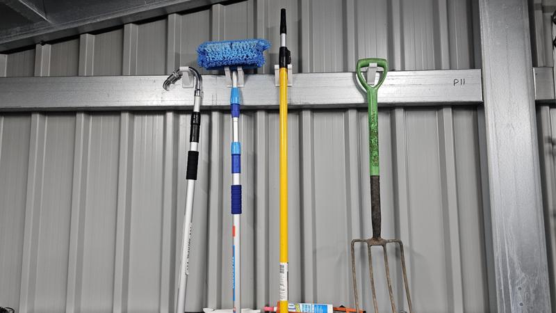 Garage C-section Galvanised Steel Purlins 140mm Beam Hangers